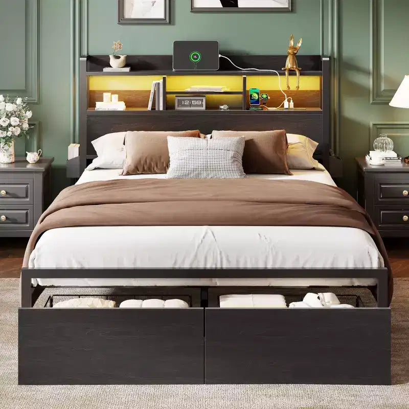 Cadre de lit plateforme Queen Size avec 2 tiroirs de rangement Tête de lit en bois Étagère Lumières LED Station de recharge Support en métal noir Aucun sommier tapissier requis Maison