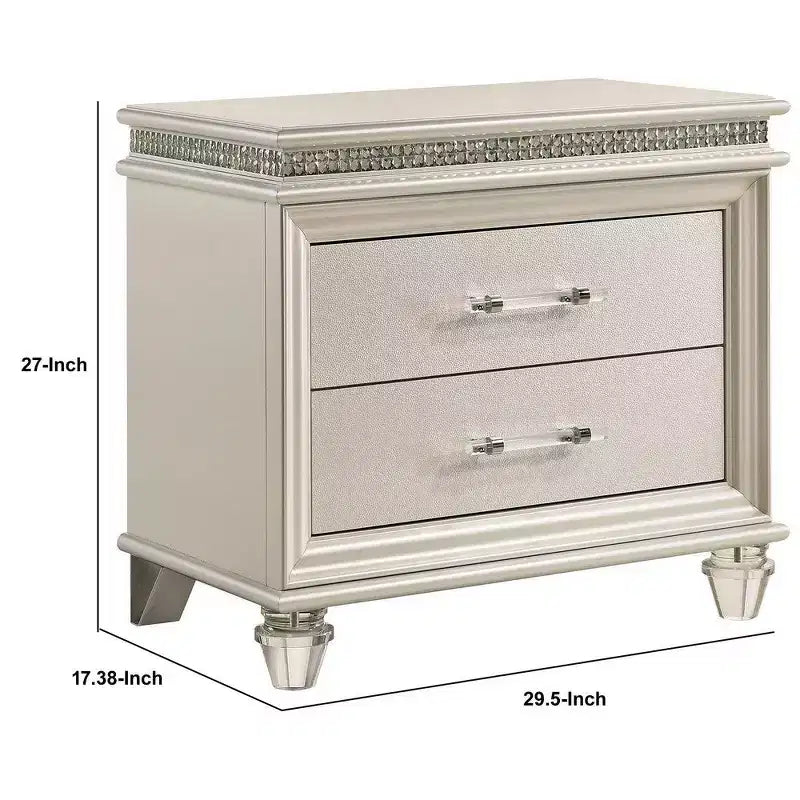 Table de chevet à 2 tiroirs avec pieds en acrylique et accents de cristal, argentée