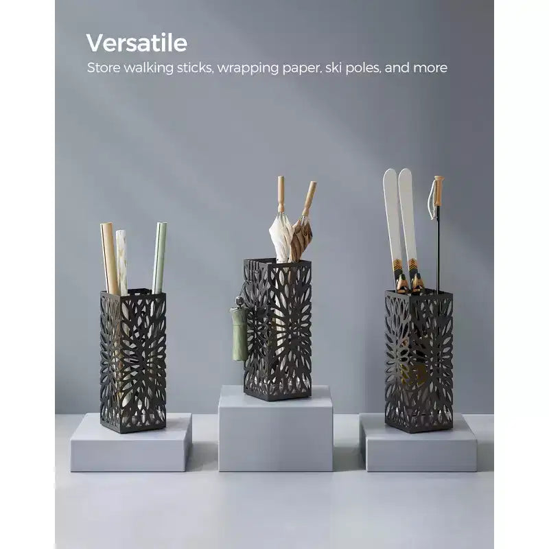 Porte-parapluies en acier avec bac d'égouttement, support de parapluies autoportant avec 4 crochets pour entrée, organiseur pour cannes et bâtons de marche, noir